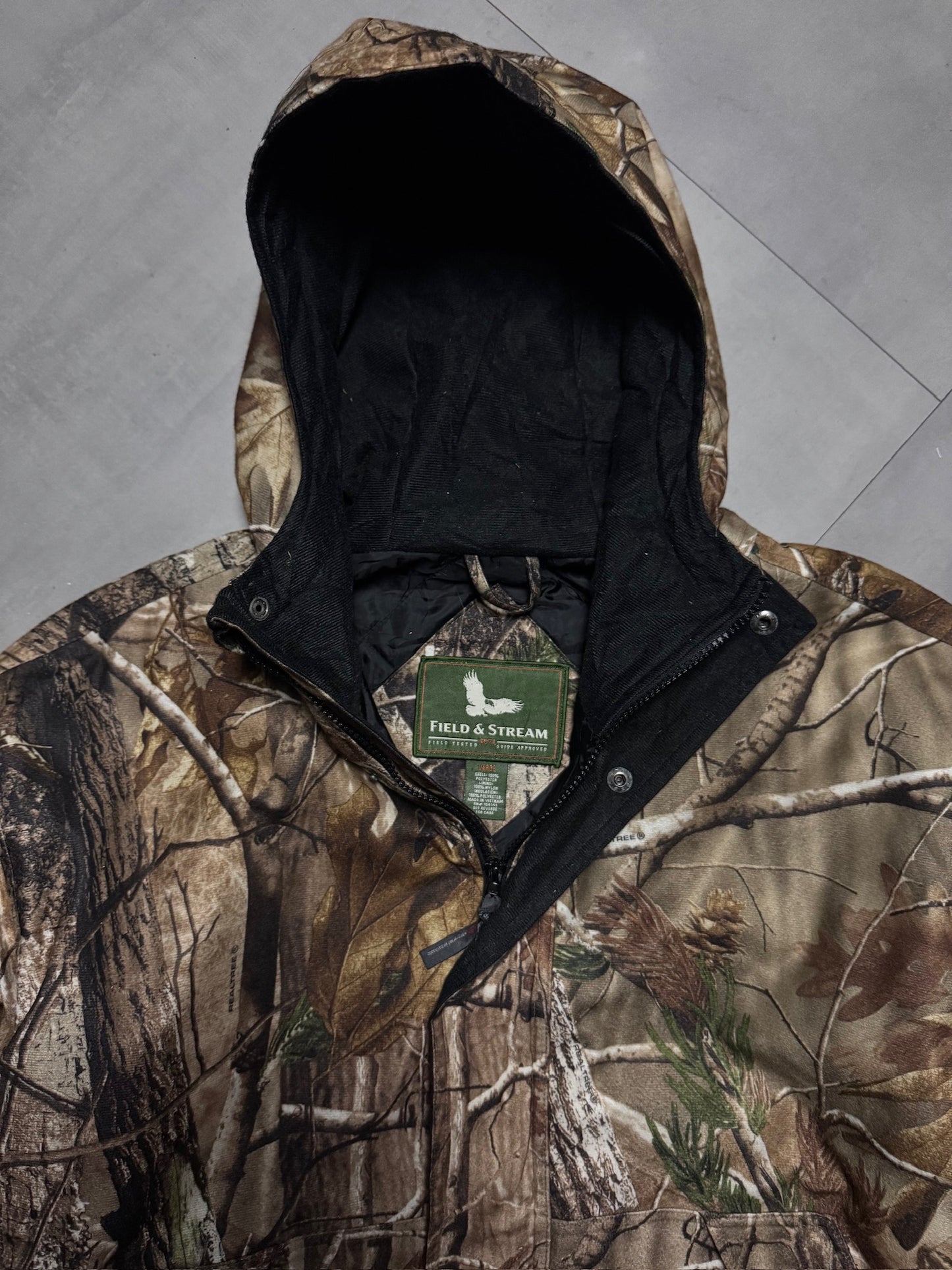 REALTREE FIELD & STREAM JACKET - LARGE