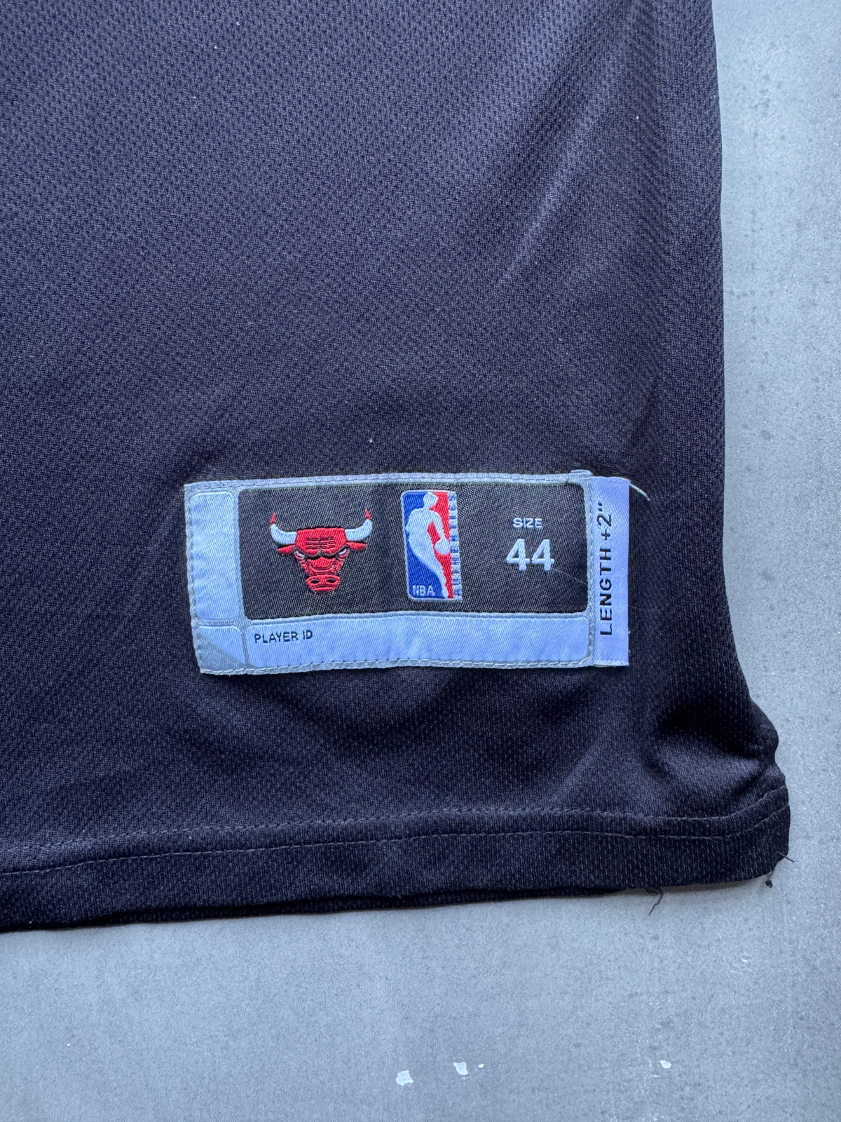 VINTAGE NBA CHICAGO BULLS BLACK JIMMY BUTLER JERSEY - S