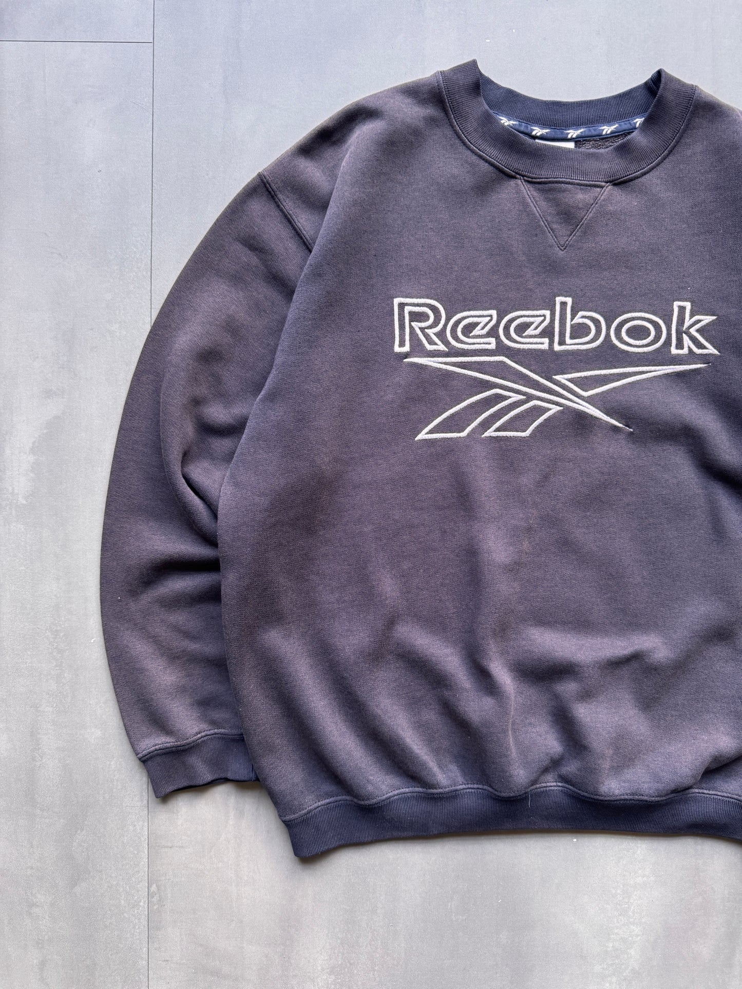 VINTAGE REEBOK FADED GREY SWEATER - S