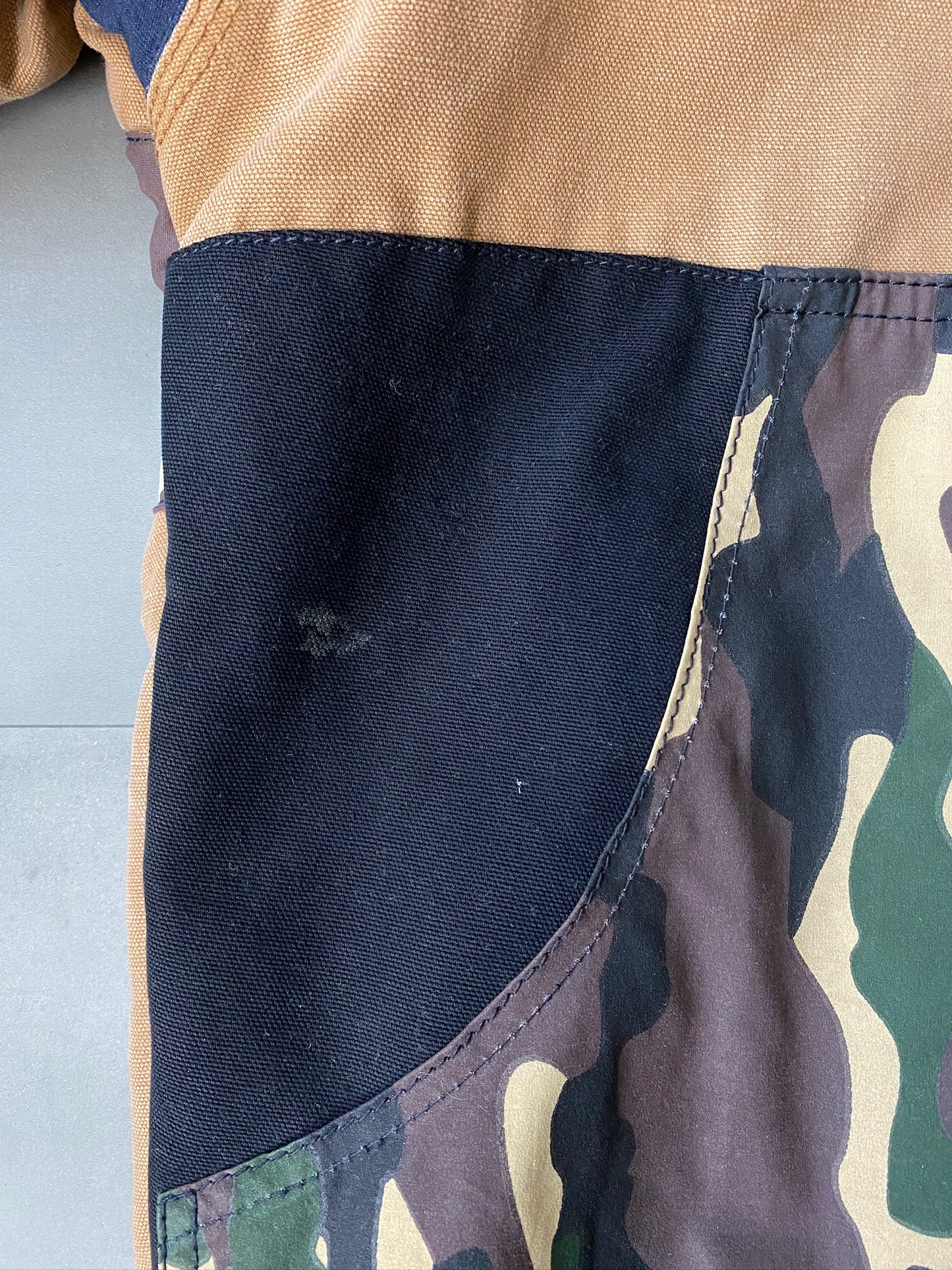 VINTAGE CARHARTT REWORKED CAMO PATTERN ACTIVE JACKET - S