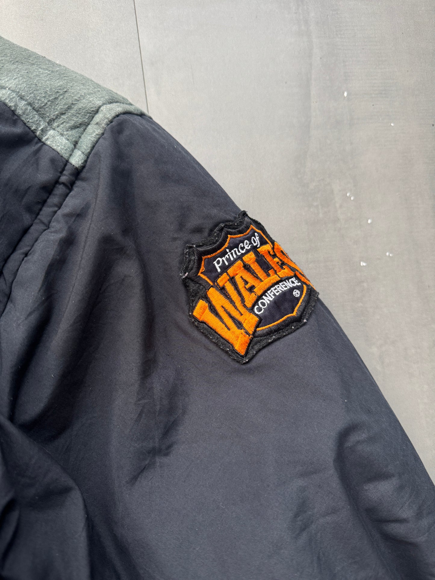 VINTAGE NHL PRO PLAYER PHILADELPHIA FLYERS PADDED JACKET - XL