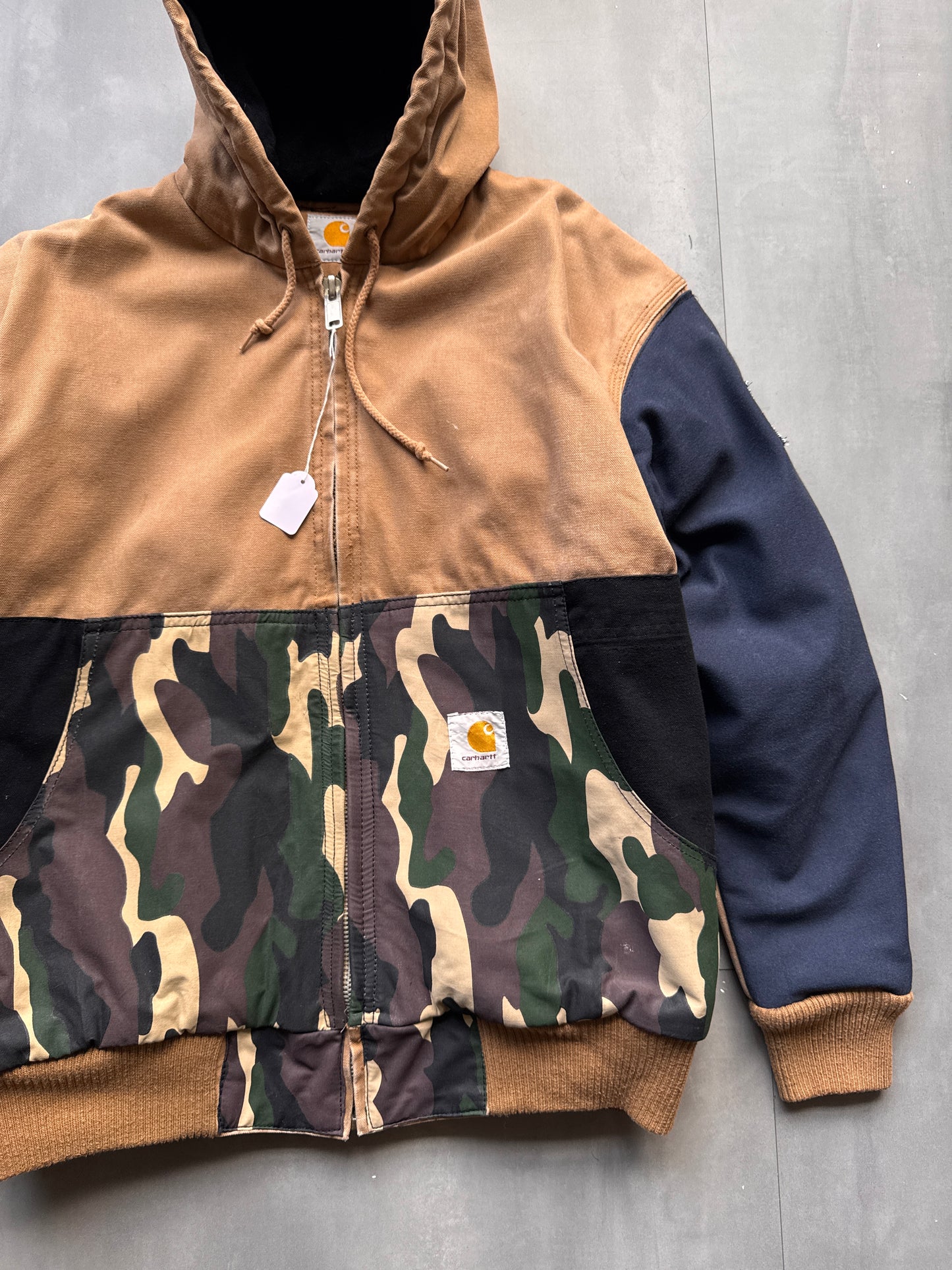 VINTAGE CARHARTT REWORKED CAMO PATTERN ACTIVE JACKET - S