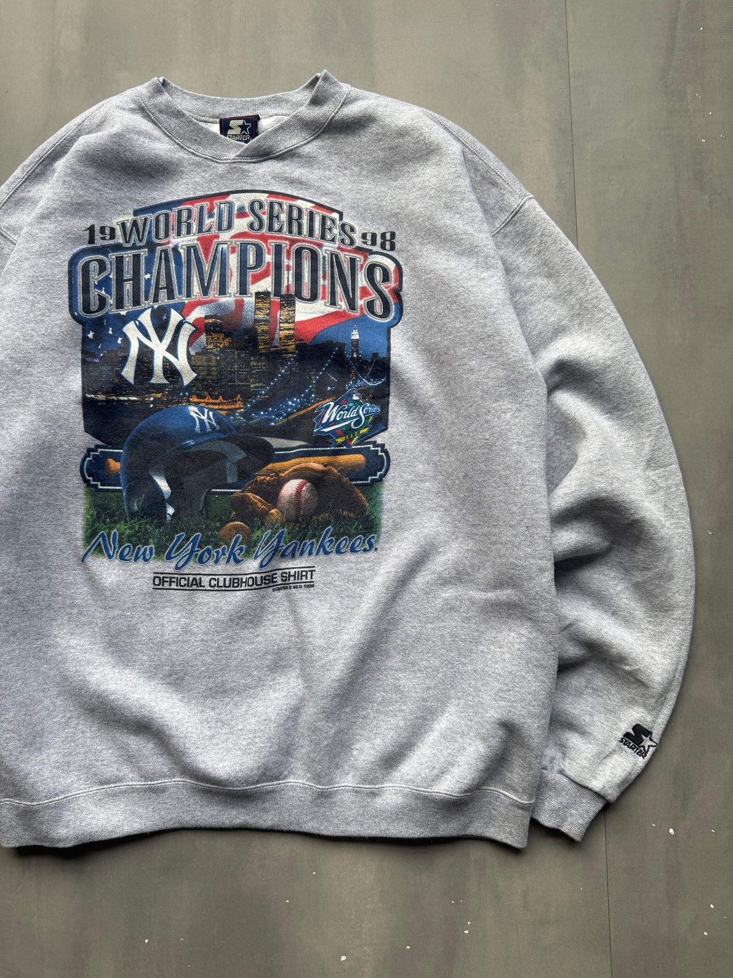 VINTAGE STARTER MLB NEW YORK YANKEES CHAMPIONS '98 SWEATER - L