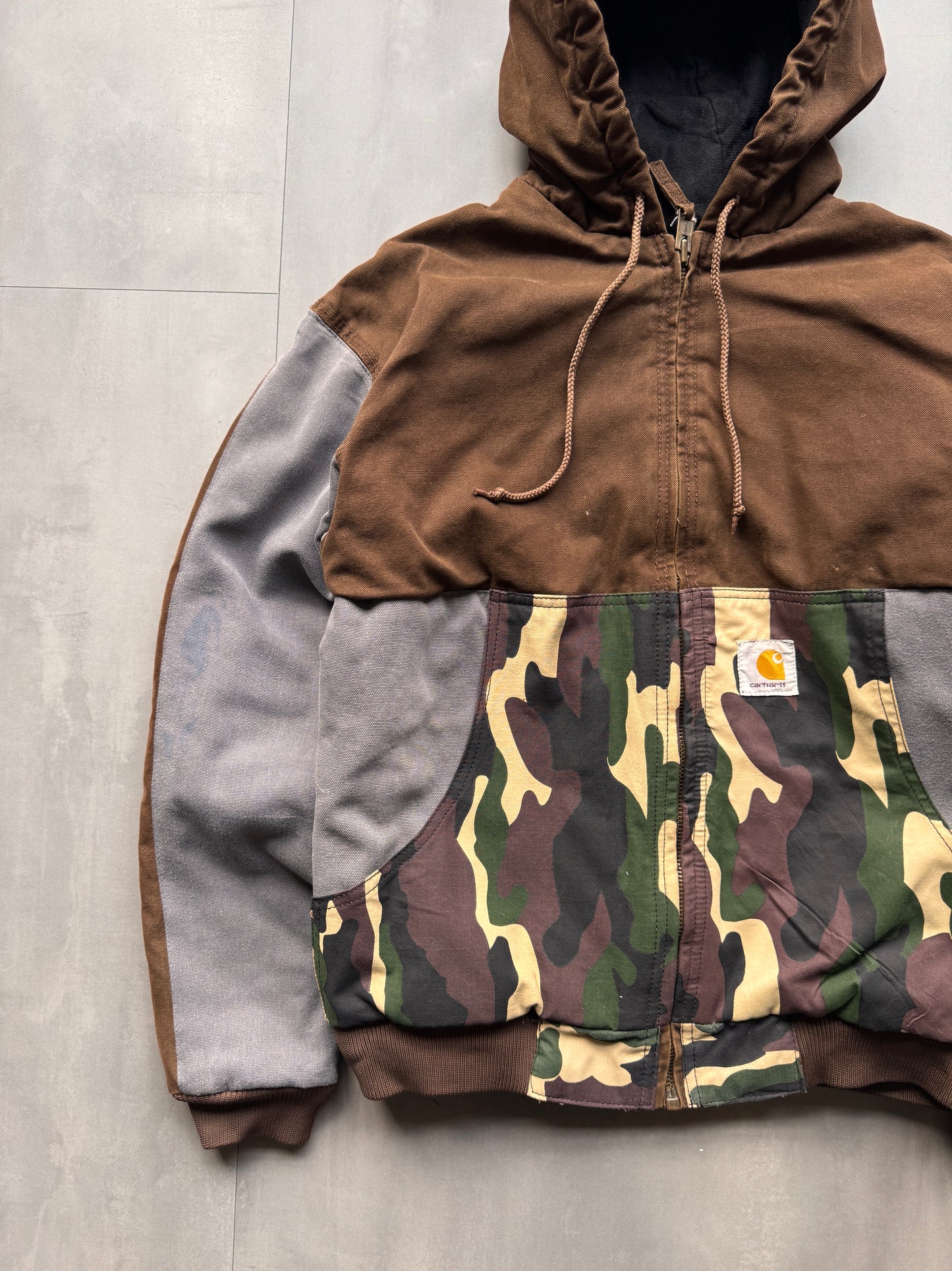 CARHARTT REWORKED CAMO PATTERN ACTIVE JACKET - M