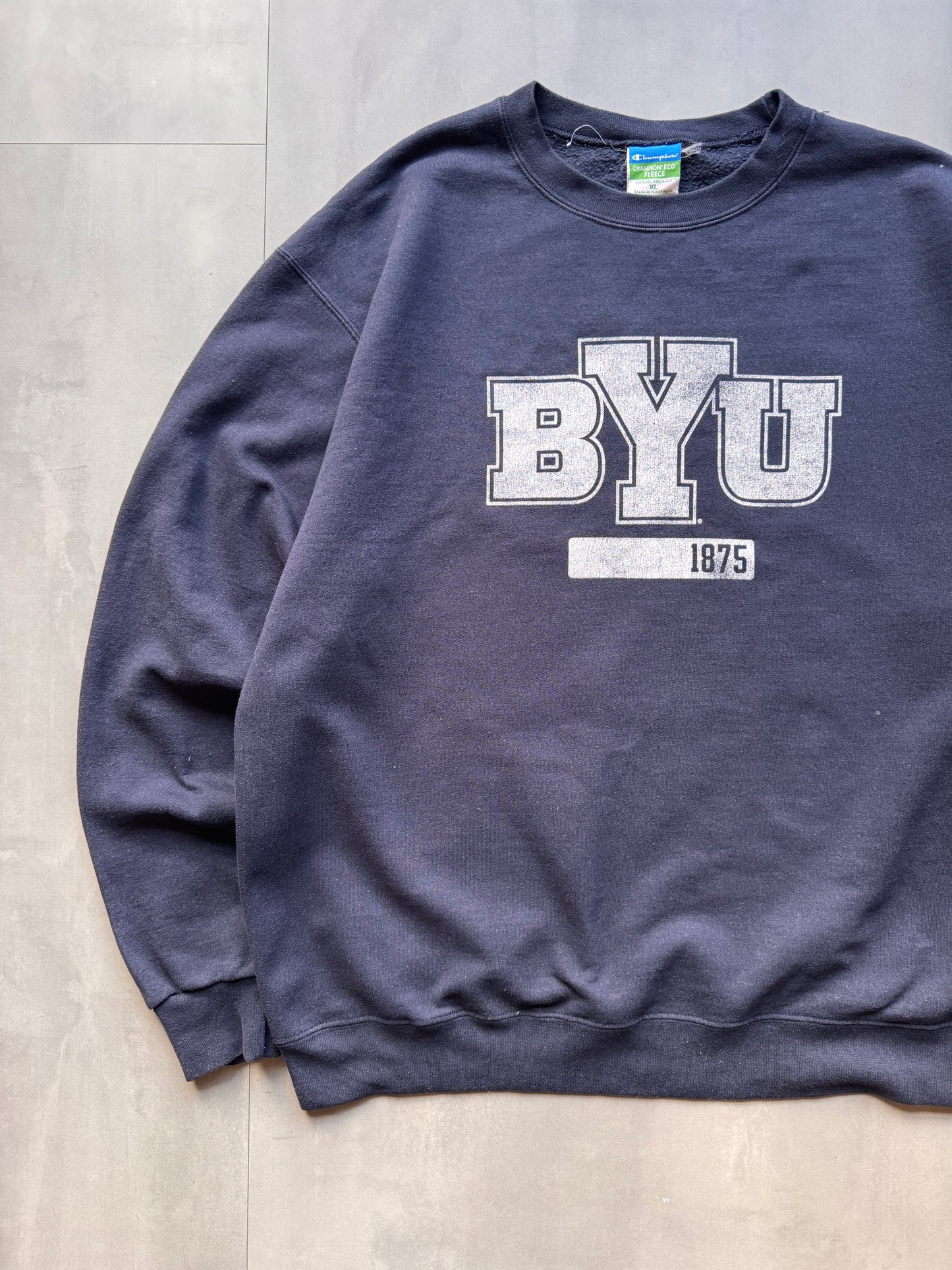 VINTAGE CHAMPION BYU NAVY SWEATER - L