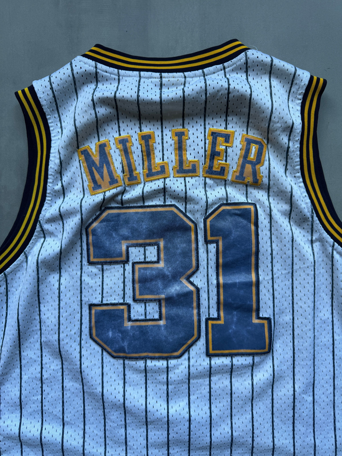 VINTAGE ADIDAS INDIANA PACERS 90s WHITE REGGIE MILLER JERSEY - L