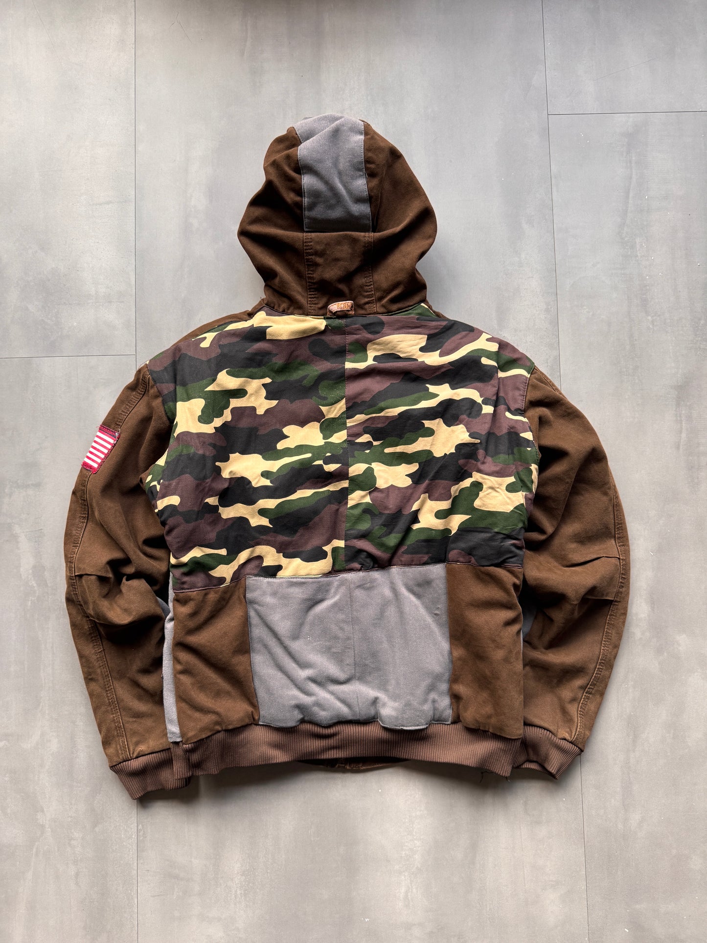 CARHARTT REWORKED CAMO PATTERN ACTIVE JACKET - M