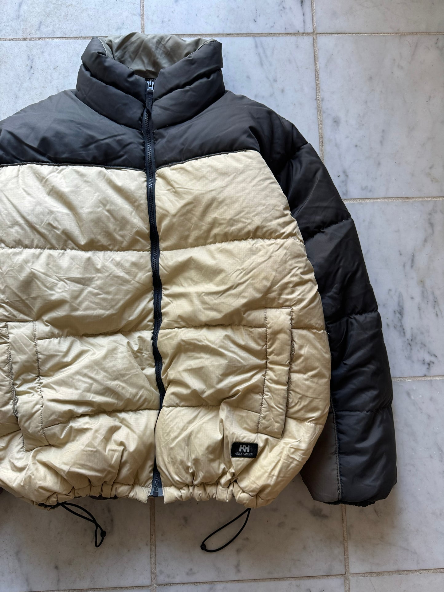 HELLY HANSEN BEIGE/GREY PUFFER JACKET - MEDIUM