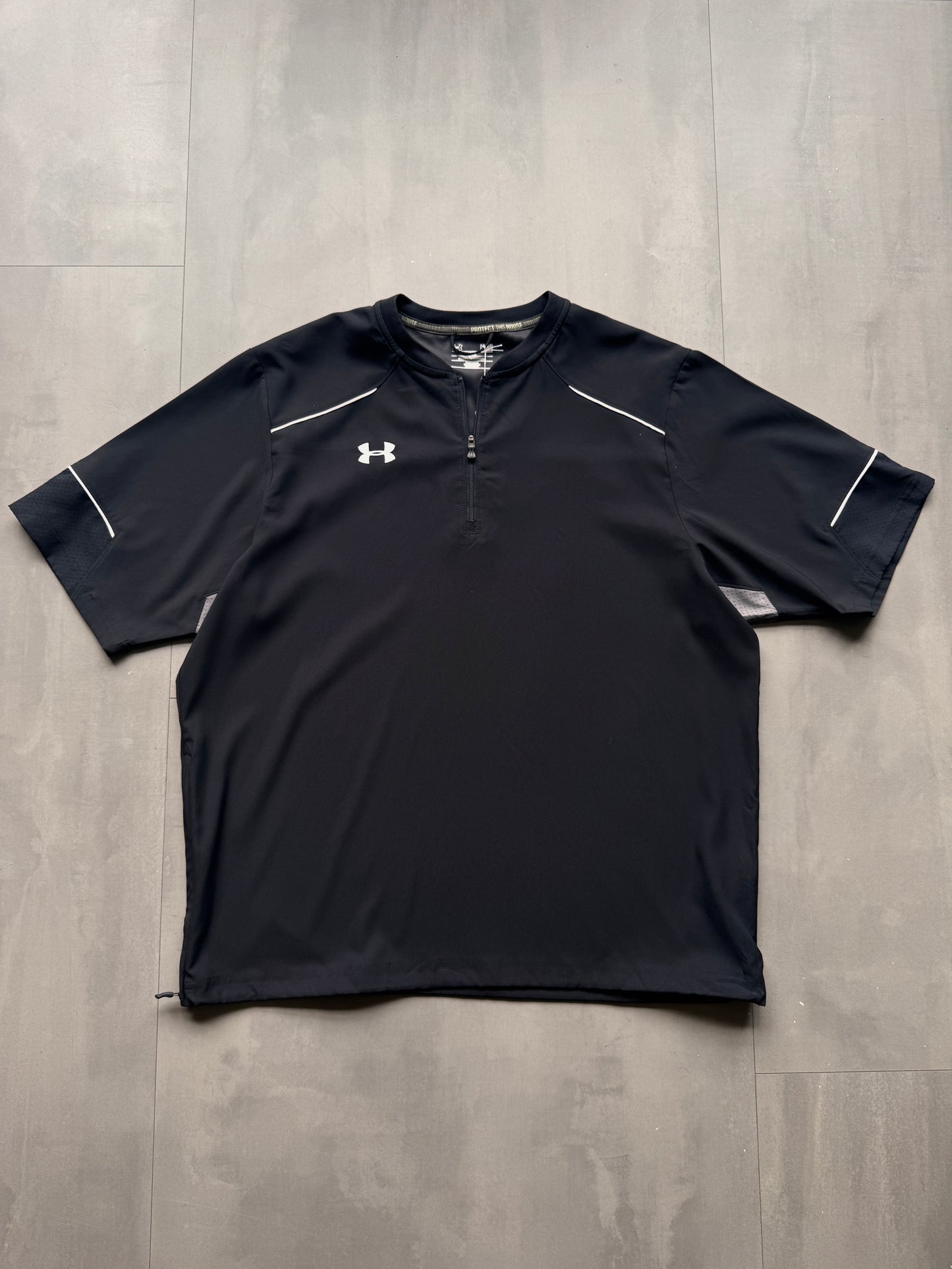 VINTAGE UNDERARMOUR BLACK SPORT TEE - L