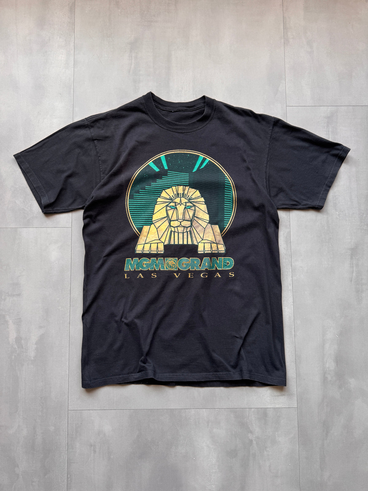 VINTAGE MGM GRAND LAS VEGAS BLACK TEE - L
