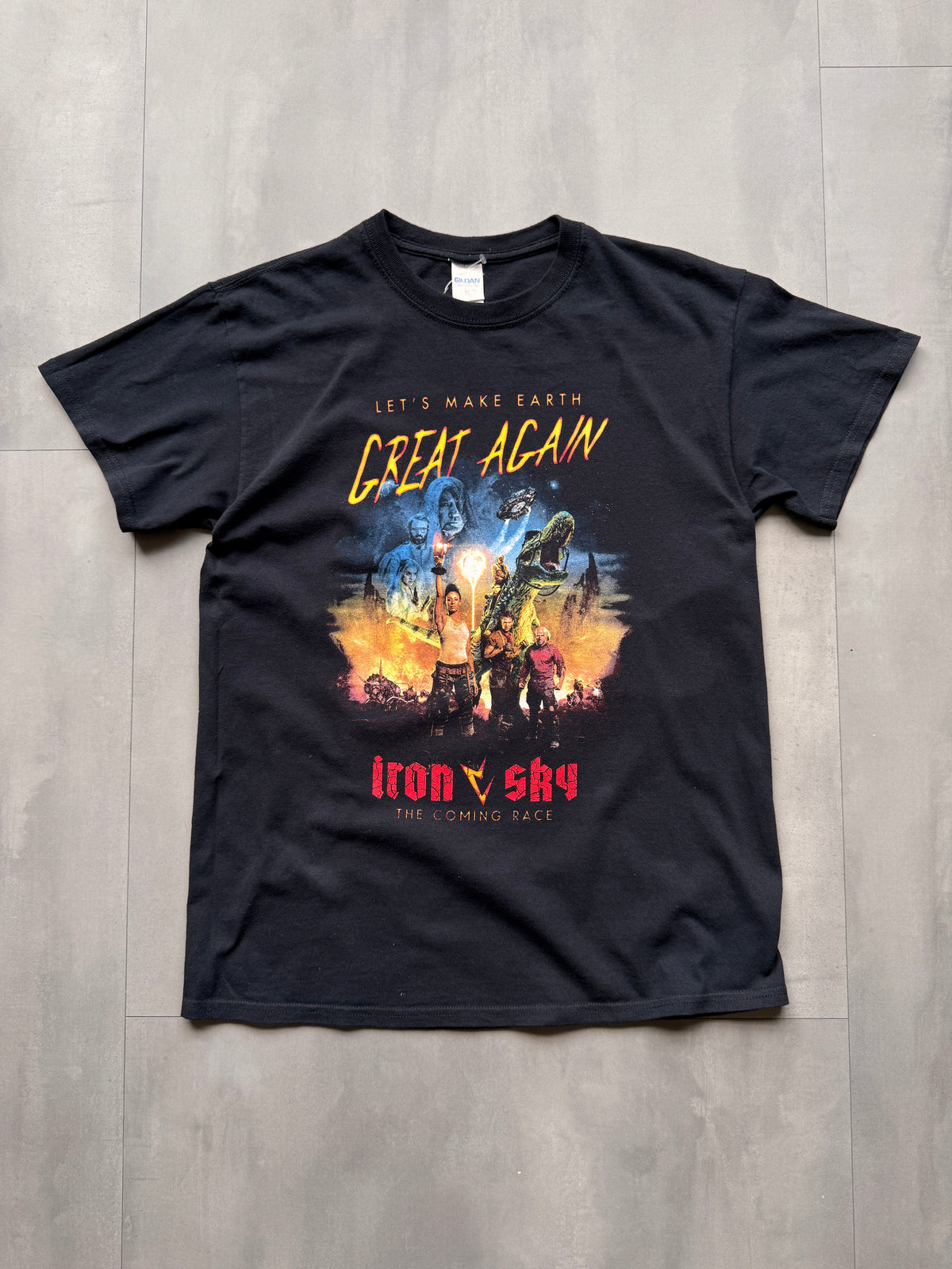 VINTAGE 'IRON SKY' BLACK MOVIE TEE - M