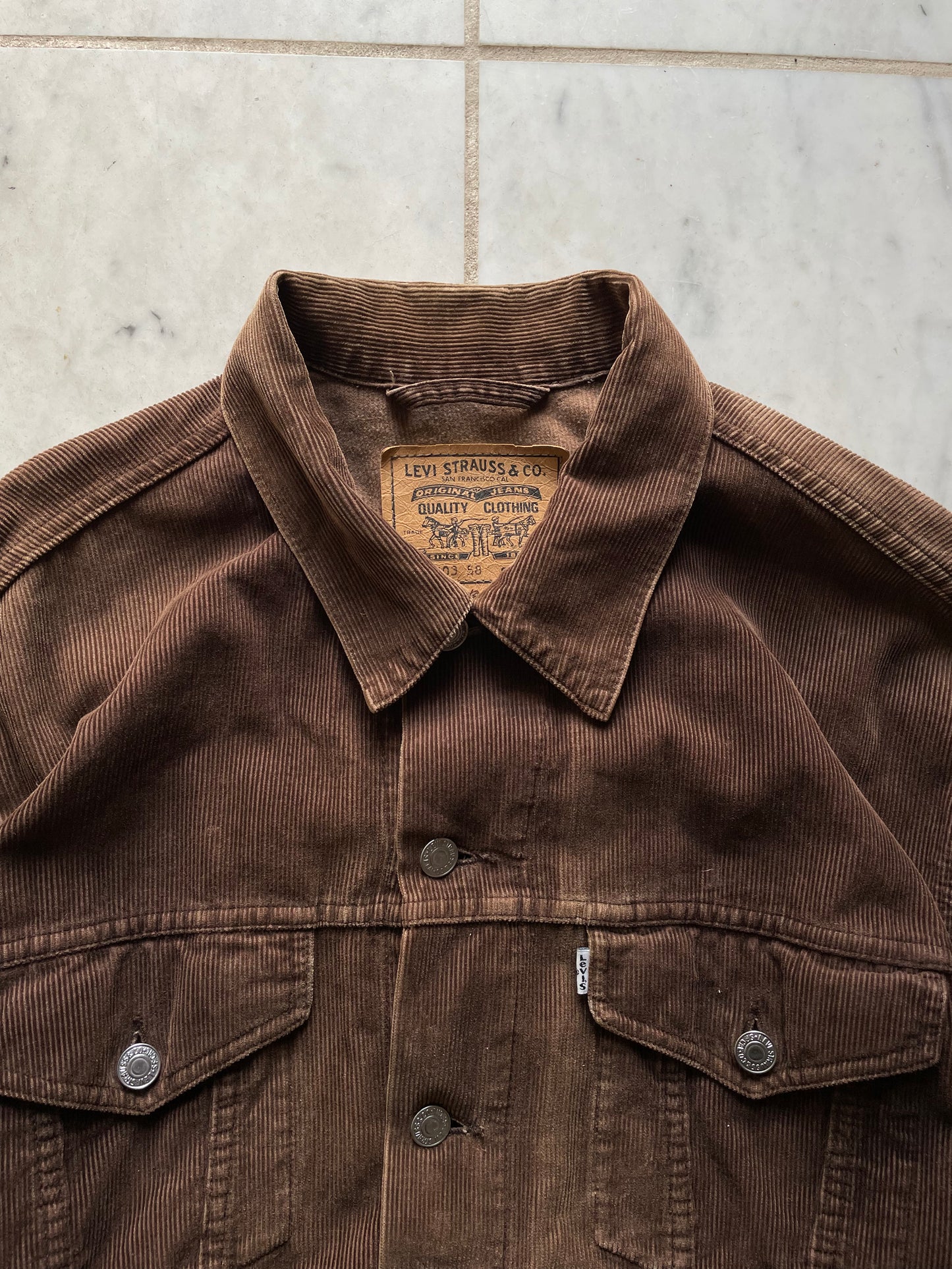 LEVI'S BROWN CORDUROY TRUCKER JACKET - LARGE