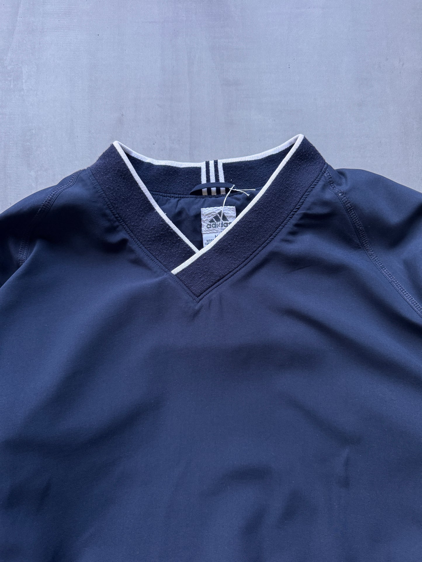 VINTAGE ADIDAS NAVY WINDBREAKER - M