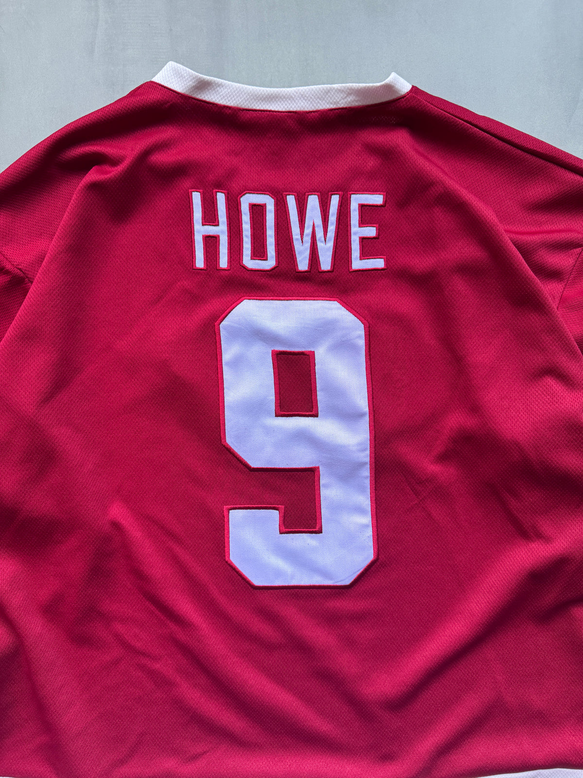 VINTAGE NHL DETROIT RED WINGS GORDIE HOWE RED JERSEY - XXL