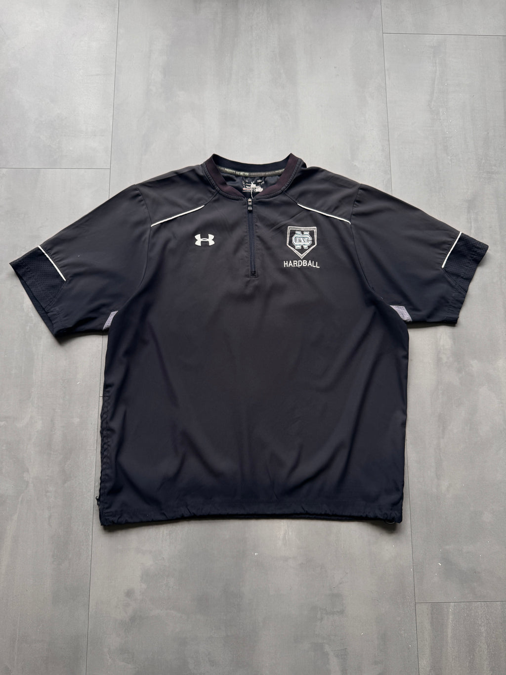 VINTAGE UNDERARMOUR NORTH CAROLINA HARDBALL BLACK SPORT TEE - L
