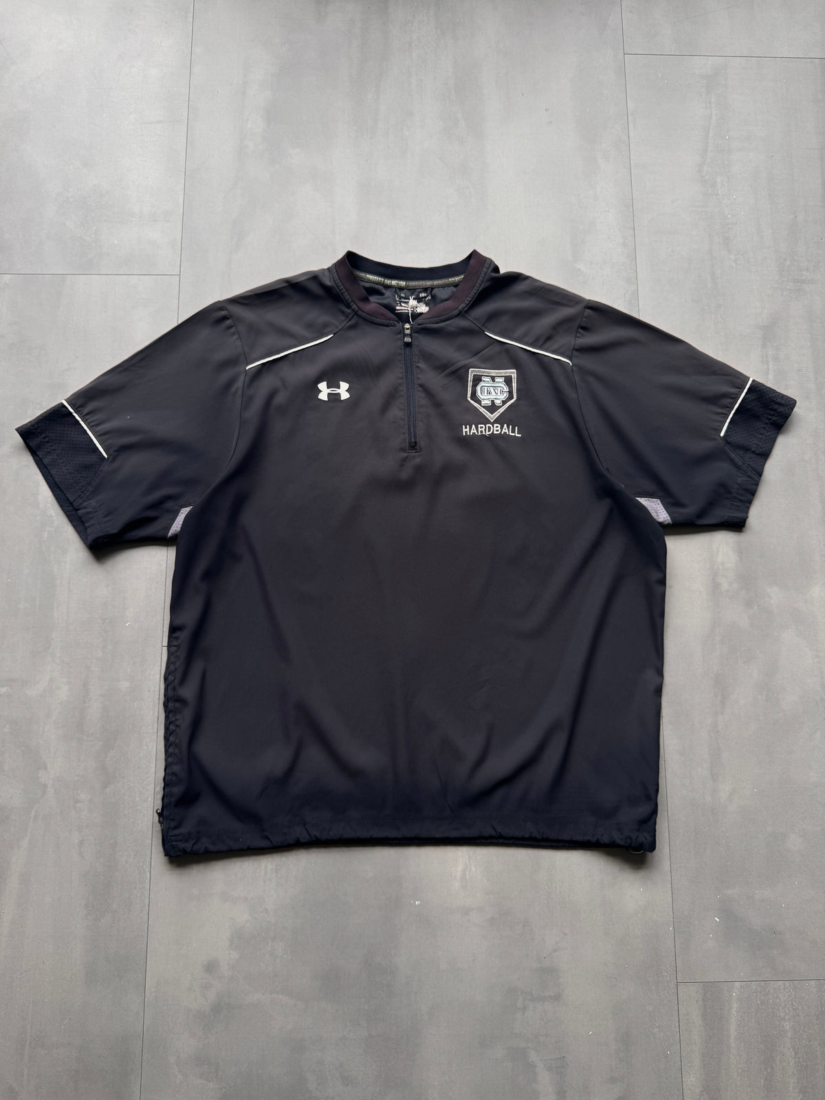 VINTAGE UNDERARMOUR NORTH CAROLINA HARDBALL BLACK SPORT TEE - L