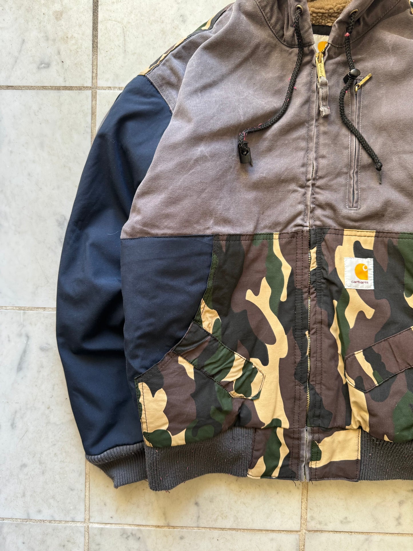 CARHARTT REWORKED CAMO PATTERN ACTIVE JACKET - LARGE