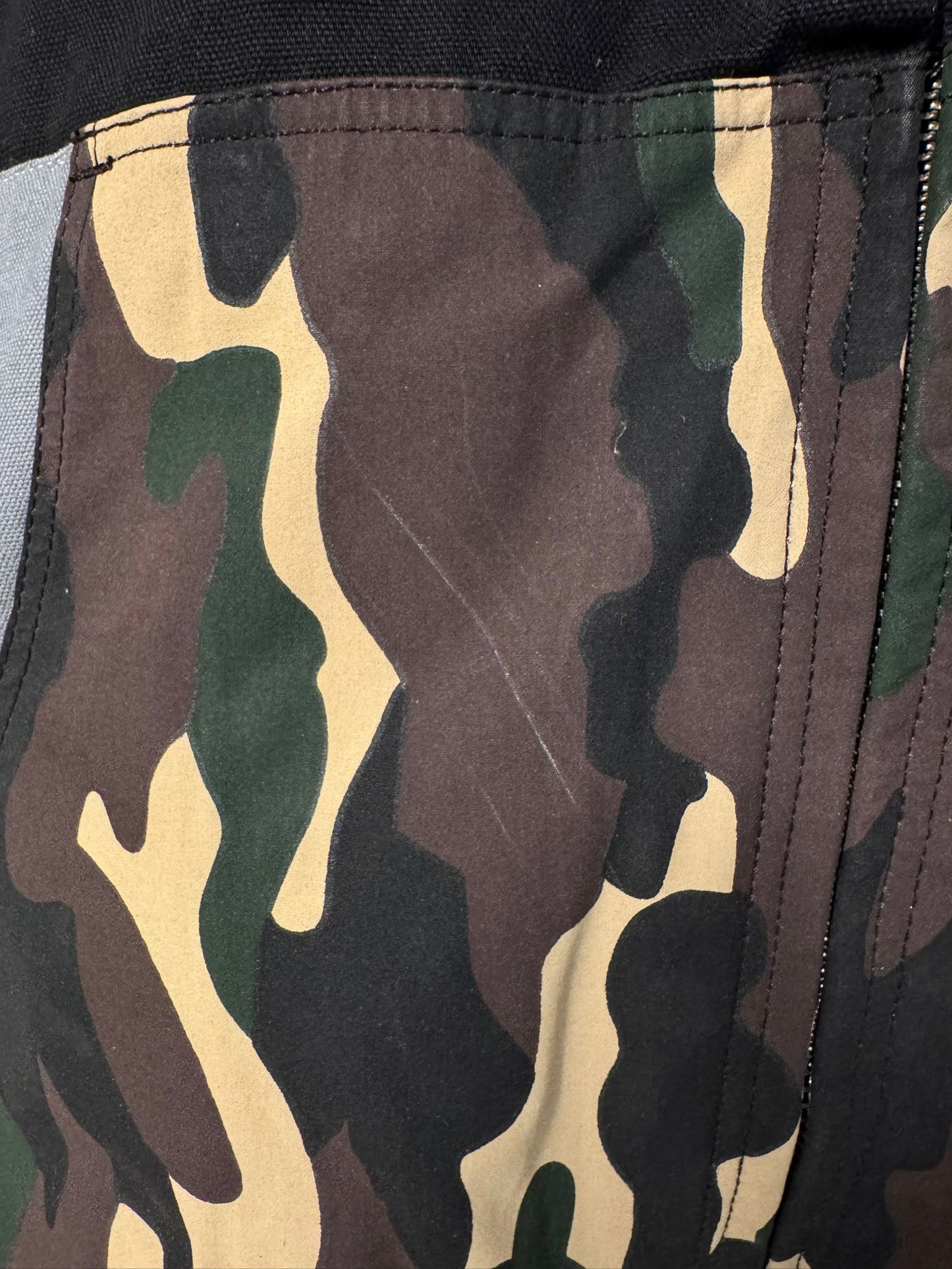 CARHARTT REWORKED CAMO PATTERN ACTIVE JACKET - LARGE