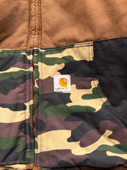 CARHARTT REWORKED CAMO PATTERN ACTIVE JACKET - M