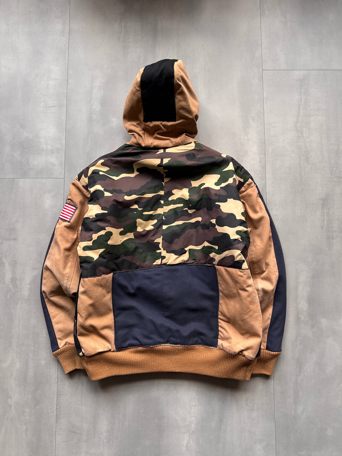 VINTAGE CARHARTT REWORKED CAMO PATTERN ACTIVE JACKET - S