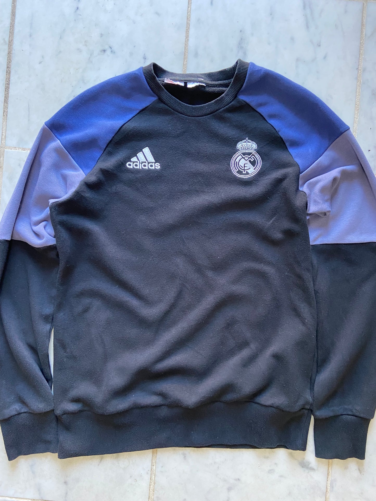 ADIDAS REAL MADRID BLACK/NAVY SWEATER - SMALL