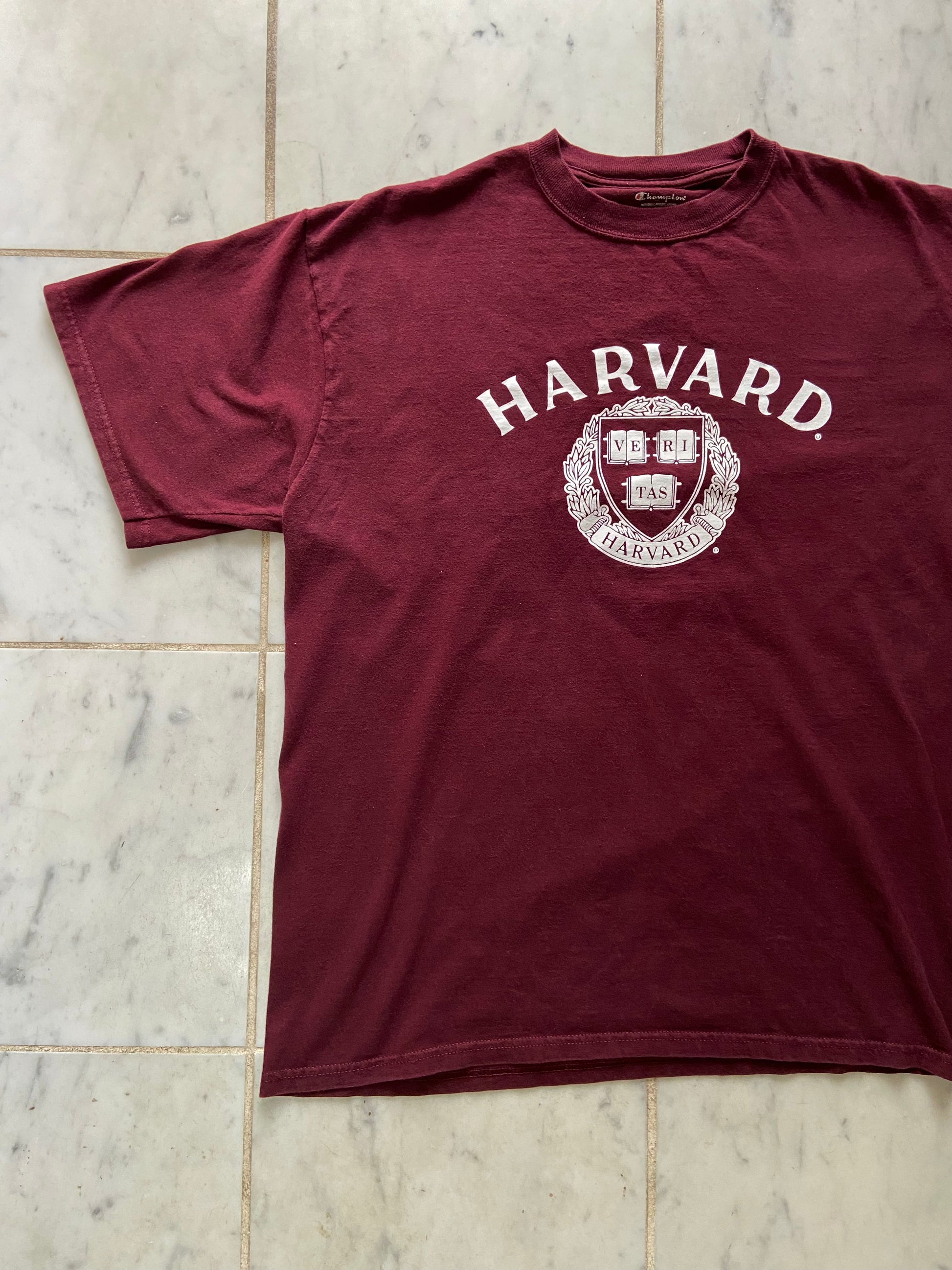 CHAMPION HARVARD UNIVERSITY BURGUNDY TEE LARGE III. VINTAGE