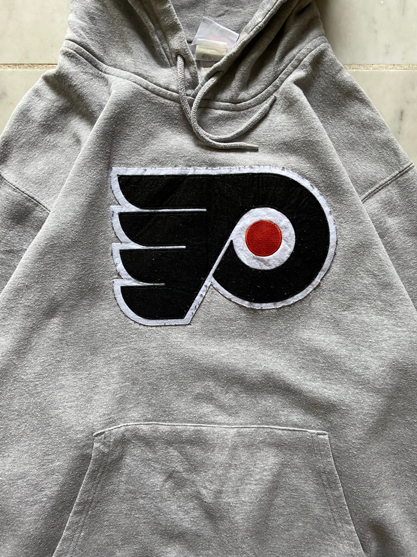 MAJESTIC NHL PHILADELPHIA FLYERS GREY HOODIE - MEDIUM