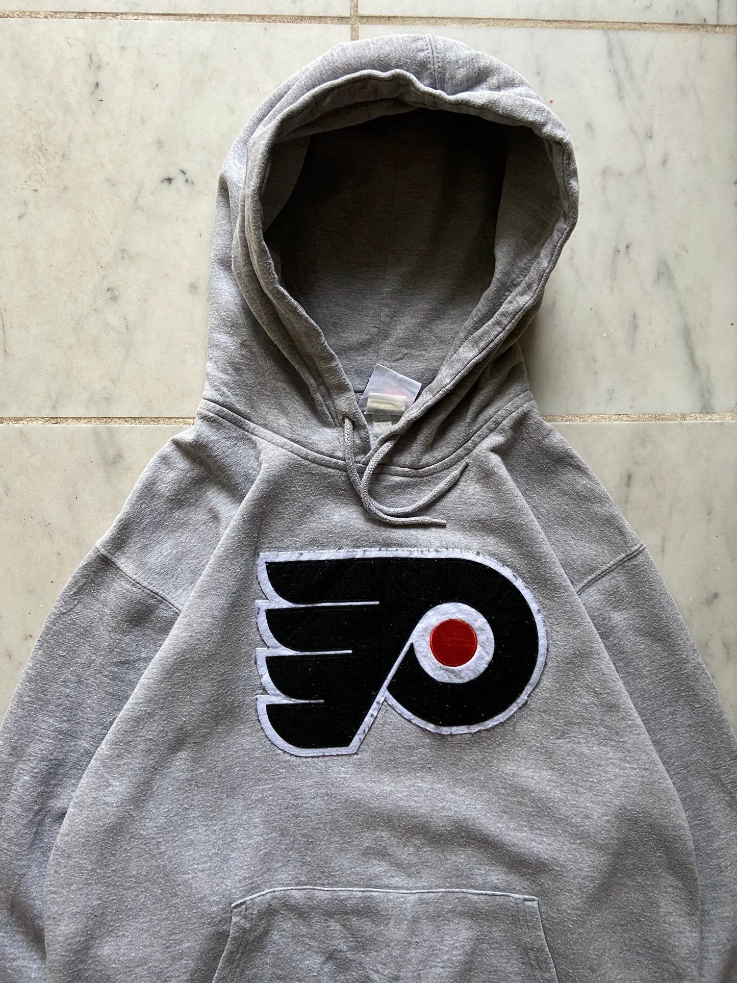 MAJESTIC NHL PHILADELPHIA FLYERS GREY HOODIE - MEDIUM